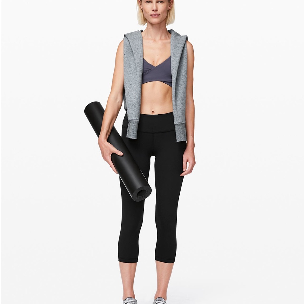 Lululemon Black Wunder Under cropped leggings
